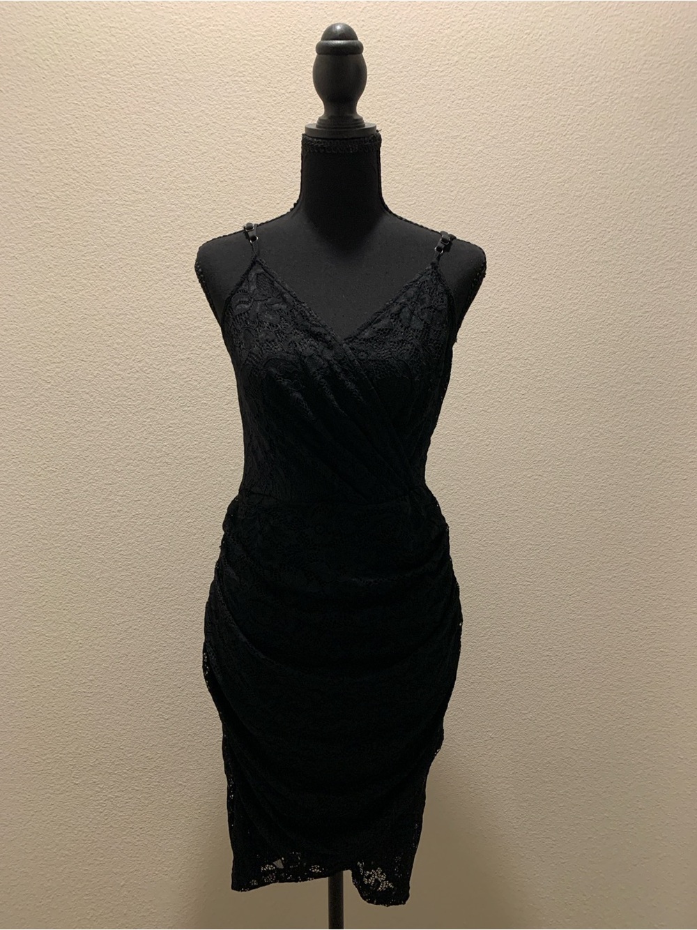 HOCO OR PROM: Grace Karin Black Lace Ruched V-Neck Mini Dress (Size M)